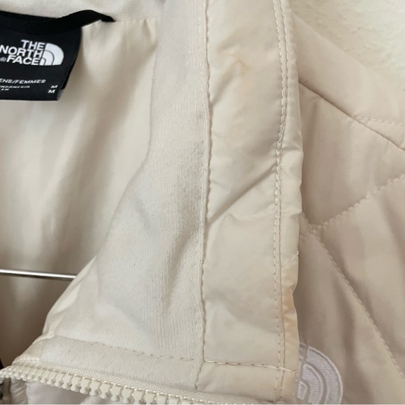 The North Face Monarch Quilted Puffer Jacket in Cream Women’s Medium - Picture 7 of 11